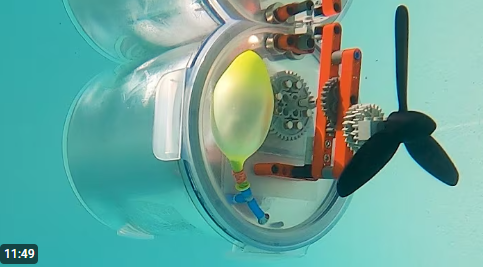 LEGO RC Submarine 3.0: Balloon Ballast + On-Board Compressor