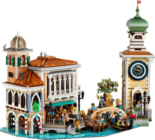 LEGO 11388 Venetian Neighbourhood - Canal, Interiors and Modular Display