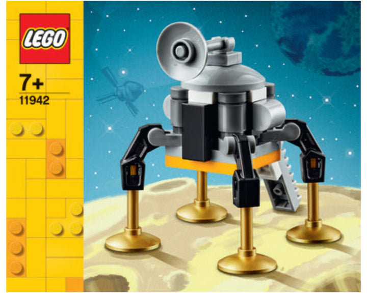 LEGO Set 11942-1 Lunar Lander Alternate build Ideas: a fresh display direction