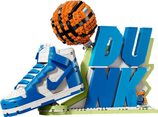 LEGO Set 43008-1 Nike Dunk Alternate build Ideas: a fresh display direction
