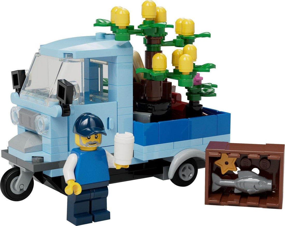 LEGO Set 5009422-1 Italian Market Van Alternate build Ideas: a fresh display direction