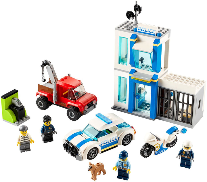 LEGO Set 60270-1 Police Brick Box Alternate build Ideas: Speeders, Gunships, Falcons, and Star Wars Microcraft