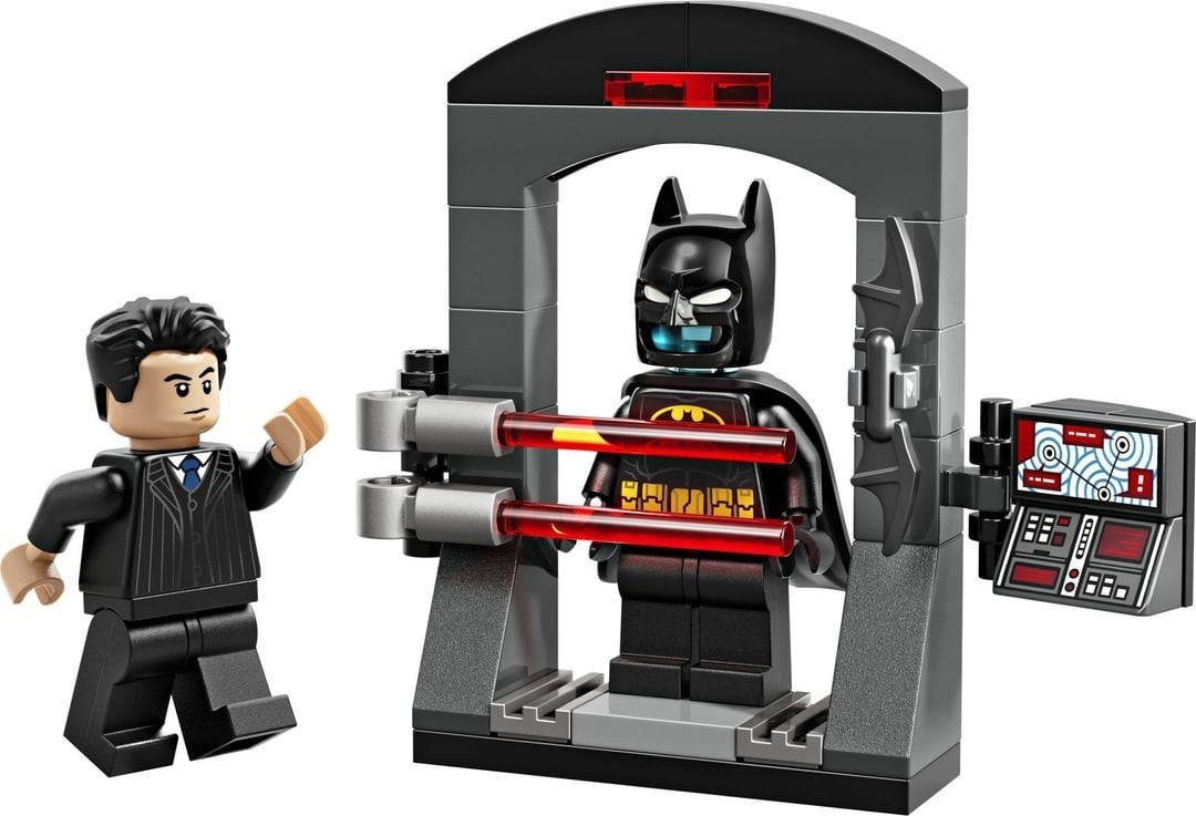 LEGO Set 30726-1 Batman: Bruce Wayne and the Batsuit Alternate build Ideas: A Millennium Bat for the Batsuit Parts