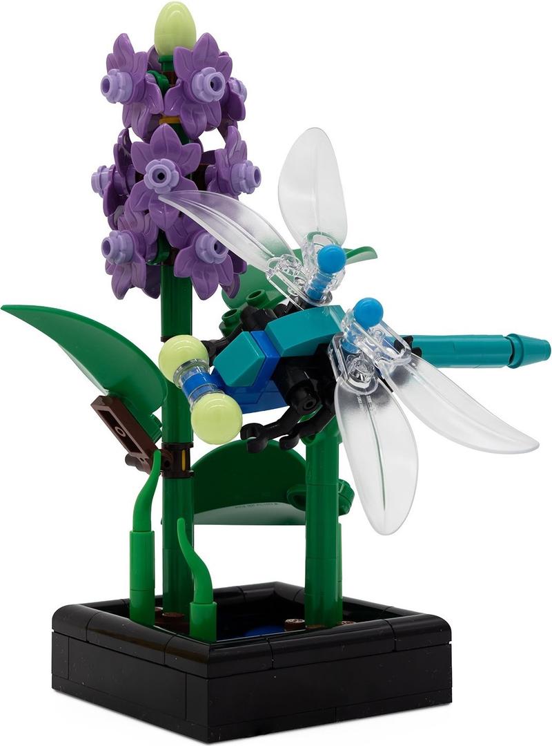 LEGO Set 5009934-1 Dragonfly Garden Alternate build Ideas: a fresh display direction