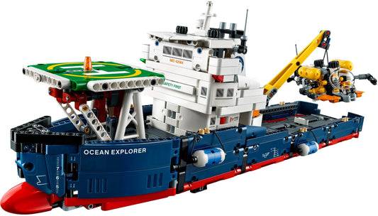 LEGO Set 42064-1 Ocean Explorer Alternate build Ideas: a fresh display direction