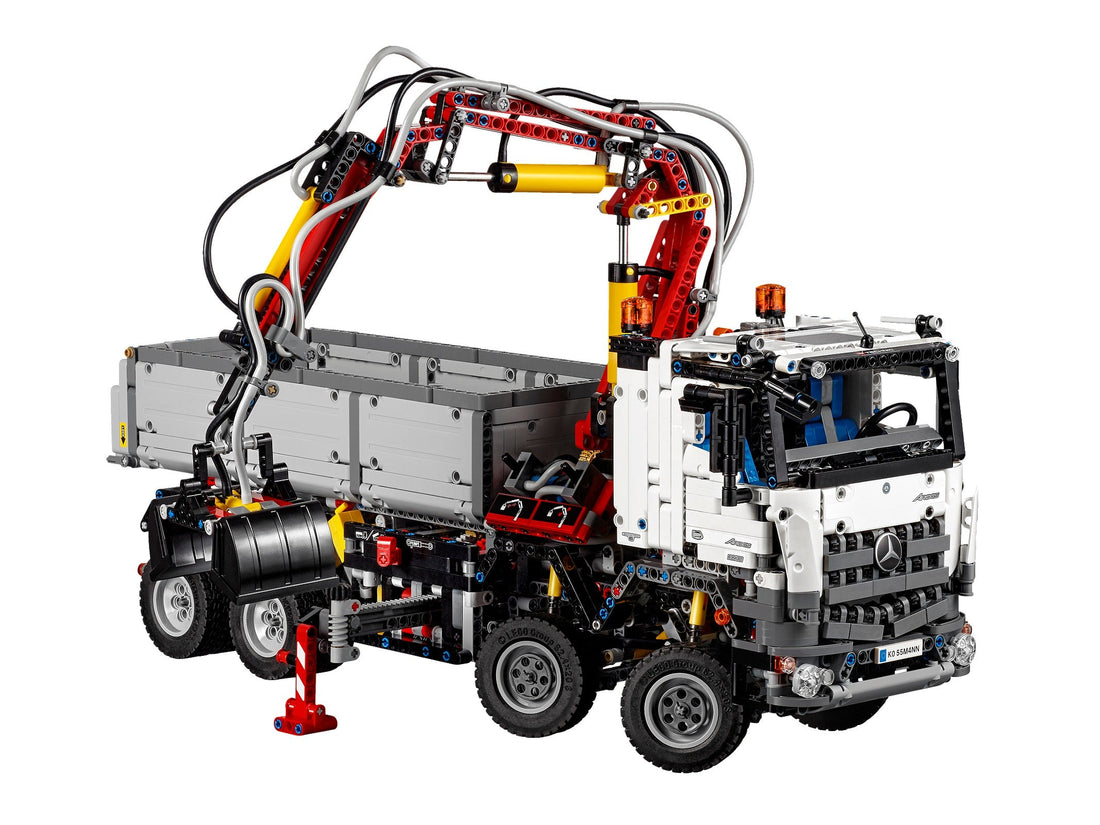LEGO Set 42043-1 Mercedes-Benz Arocs 3245 Alternate build Ideas: a fresh display direction, a utility truck, and a compact sci-fi tank