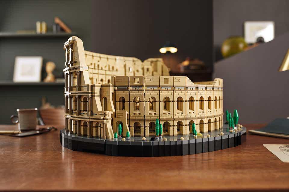 The largest Lego model has been unveiled set 10276 - THE COLOSSEUM - How to build it   